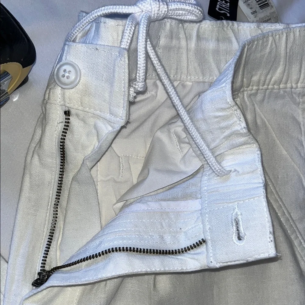Roundtree & Yorke White Cargo Pants Utility Style